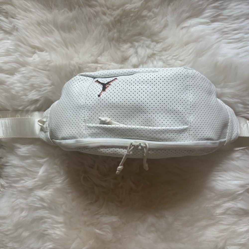 Jordan White Perforated Sling Bag with Rose-Gold Jumpman - Picture 4 of 5